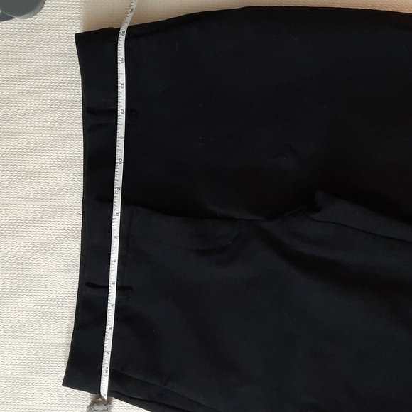 Ann Taylor 6P Black Cropped Slacks - Picture 2 of 6